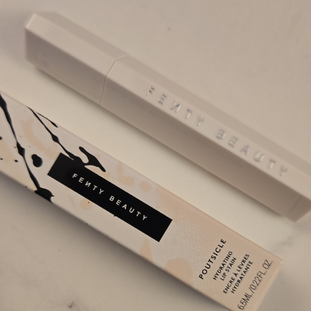Fenty Beauty Poutsicle Hydrating Lip Stain in FUSCHIA WIFE
